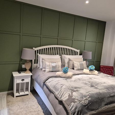 Luxurious Three Bedroom Duplex Apt Close To Beach Fuengirola Kültér fotó